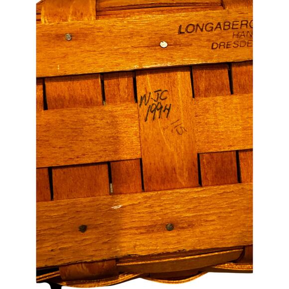 Longaberger Basket 1994 with Liner and Cloth Insert - Picture 4 of 5